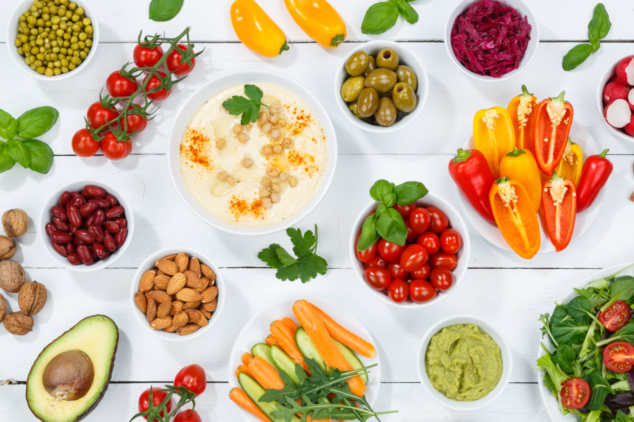 Illustration of a grid showing the six main food groups