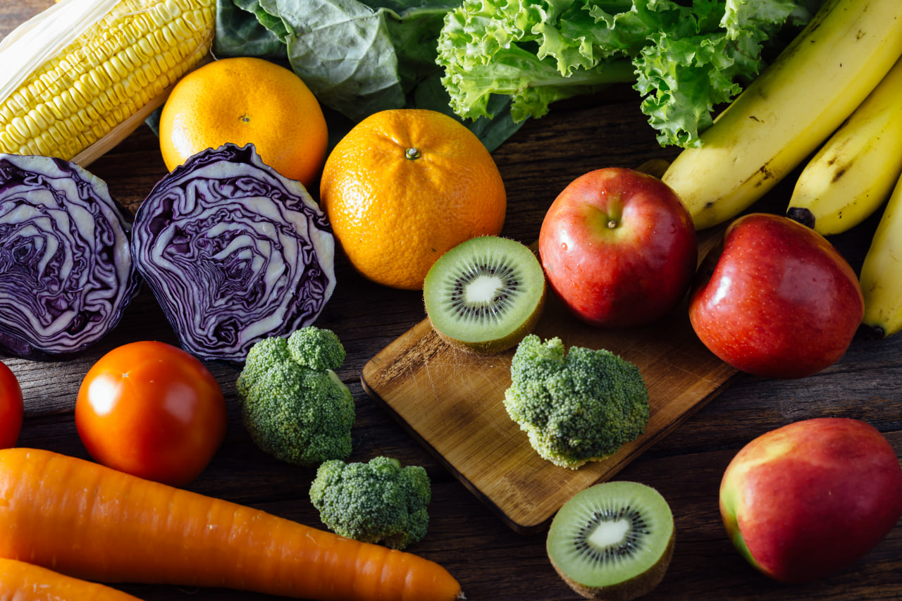 Illustration of colourful, balanced everyday food